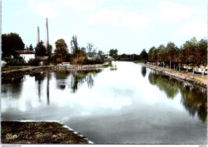 82 MONTECH - Le bassin du canal