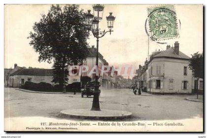 Montereau faut Yonne CPA entree de la grande rue Place Gambetta