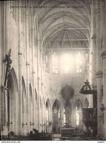 CPA Montfort l'Amaury Interieur de l'Eglise
