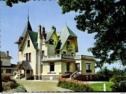 CPSM Montigny les Cormeilles La Mairie