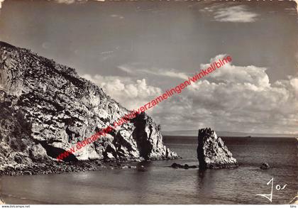 La pointe et l'Aiguille de Portzic - Morgat - (29) Finistère