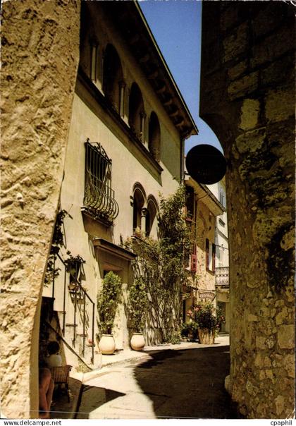 CPM Mougins une vieille rue du village