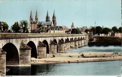 Moulins CPA LE pont