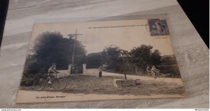 N1330  MOUTIERS -LES-MAUXFAITS  le calvaire