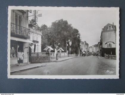 Cpa Mussidan (24) rue principale