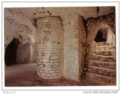 {50833} 80 Somme Les Grottes de Naours , Grenier à sel ; Ed Grottes de Naours  n° 14. " en baisse "