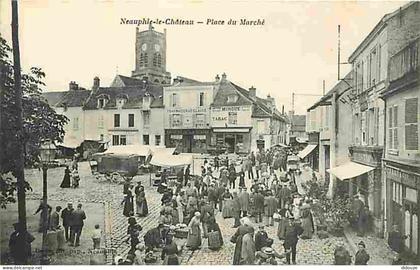 78 - Neauphle le Château - Place du Marché - Animée - CPA - Voir Scans Recto-Verso