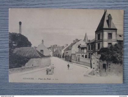 Cpa Nemours (77) place du pont