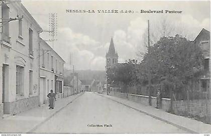 CPA Nesles-La-Vallée Boulevard Pasteur