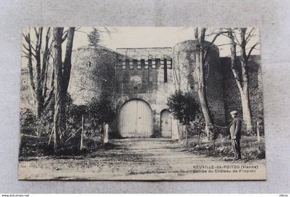 Neuville en Poitou, entrée du château de Furigny, Vienne 86