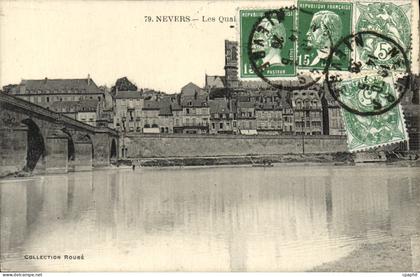 CPA Nevers Les Quais