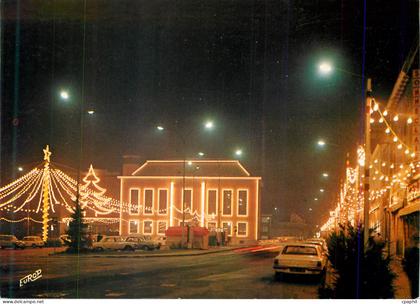 CPM Wattrelos Place Jean Delvainquire illuminee