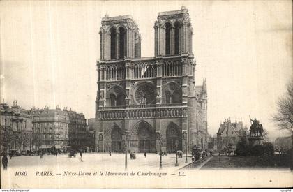 CPA Paris Notre Dame et le Monument de Charlemagne
