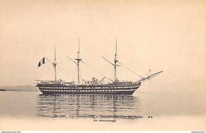 Nouvelle-Calédonie - Le Calédonien, vapeur de la marine nationale lancé en 1884 comme transport de forçats vers la Nouve