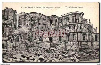 CPA Noyon La Cathedrale Abside Militaria