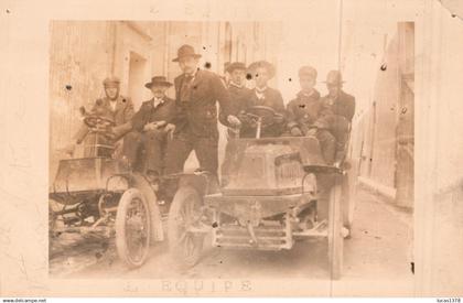 26 / NYONS / TRES BELLE CARTE PHOTO  / 1 ERES VOITURES AUTOMOBILES A NYONS / VOIR NOMS  AU VERSO