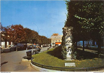 BR22553 La Place Condorcet Bourg la Reine france