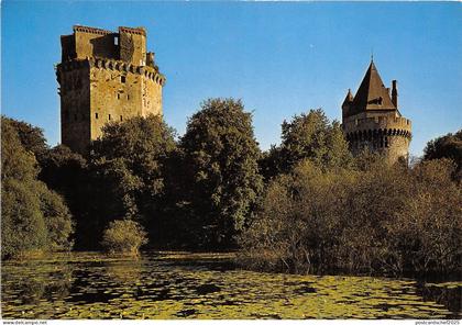 BR31176 Elven a droite la tour ronde france