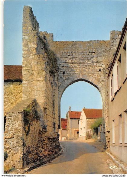 BR50386 Montigny le gannelon la porte rolland      France