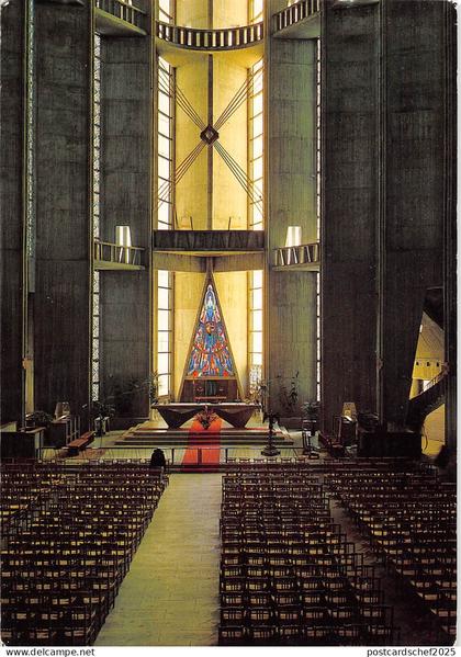 BT4110 Royan interieur de l eglise de Royan France