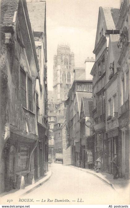 C204 France Rouen La Rue Damiette vintage postcard