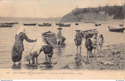 C278 France Les Bords de la Rance La Greve de Saint Suliac  boats postcard