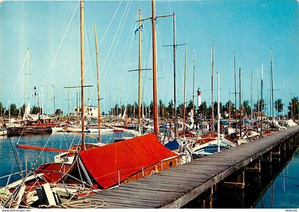 Carte Postale - 14 - Ouistreham - Riva Bella - Le Bassin des yachts - Bateaux - Flamme Postale de Ouistreham Riva Bella