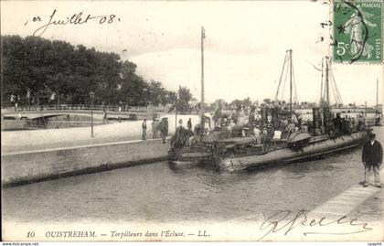Ouistreham CPA Torpilleurs dans l'ecluse