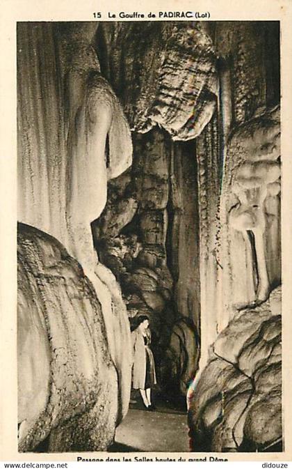 Carte Postale Ancienne - 46 - Padirac - Le Gouffre de Padirac - Passage dans les Sallas hautes du grand Dome - Animée -