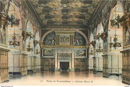 CPA Palais de Fontainebleau-Façade du Palais Galerie Henri II
