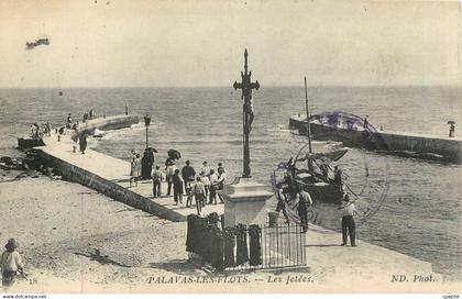 CPA Palavas les Flots Les Jetees