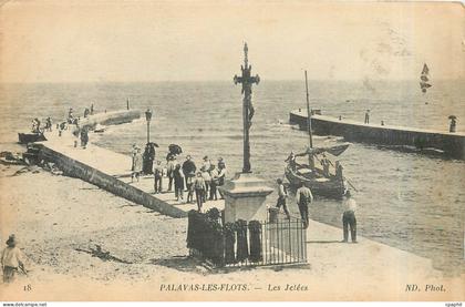 CPA Palavas les Flots Les Jetees