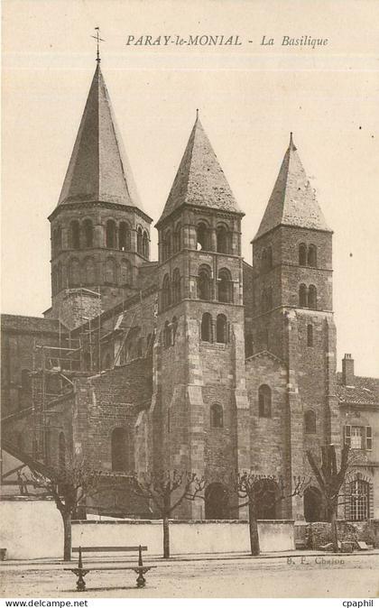 CPA Paray le Monial La Basilique