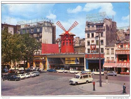 Paris.. animée.. le Moulin Rouge.. Brasserie.. tabac.. ambulance.. voitures.. spectacle