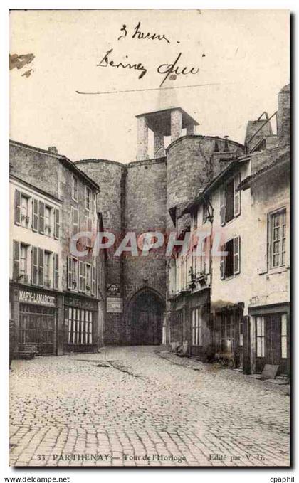 CPA Parthenay Tour de l'horloge