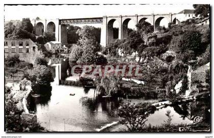Parthenay CPA Le Thouet et le viaduc