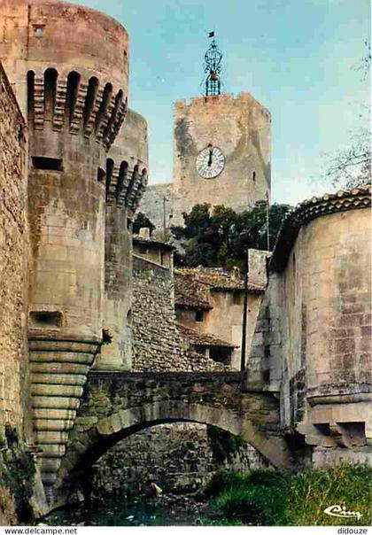 Carte Postale - 84 - Pernes les Fontaines - Vieille porte - Les remparts et la tour de l'horloge - CPM - Voir Scans Rect