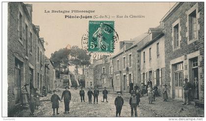 ( CPA 22 )  PLÉNÉE-JUGON  /  Rue du Cimetière  -