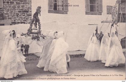 PLESTIN LES GREVES(PROCESSION FETE  DIEU)