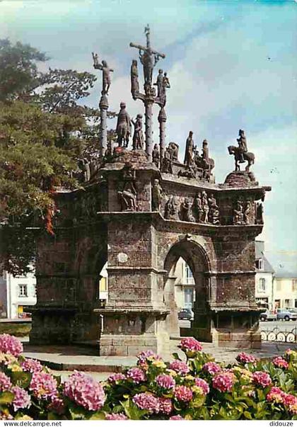 Carte Postale - 29 - Pleyben - Le Calvaire Breton - Fleurs - Voir Scans Recto Verso