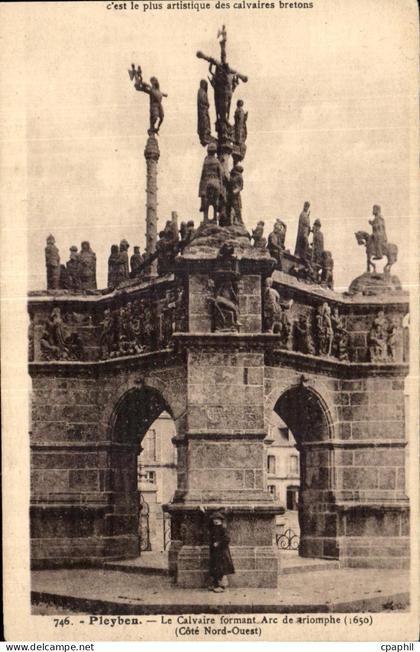 CPA Pleyben Le Calvaire formant Arc de (Cote Nord Ouest)