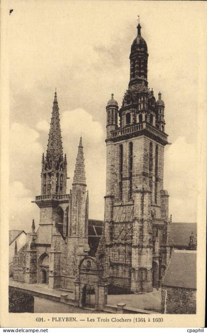 CPA Pleyben Les Trois Clochers