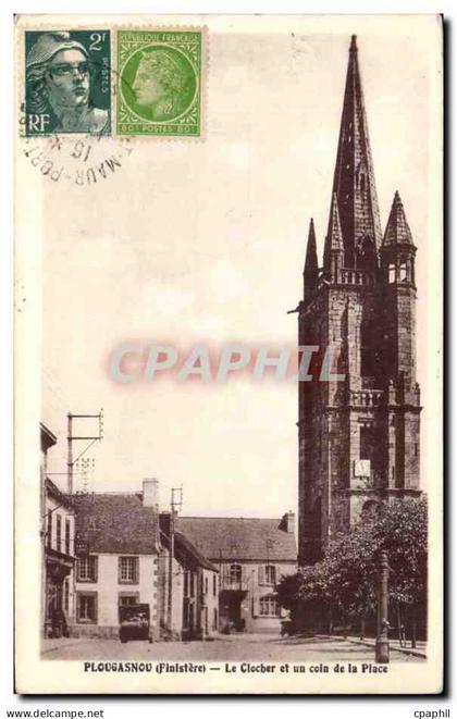 Plougasnou CPA Le clocher et un coin de la place