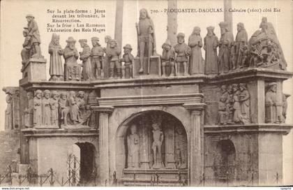 CPA Plougastel Daoulas Le Calvaire cote Est
