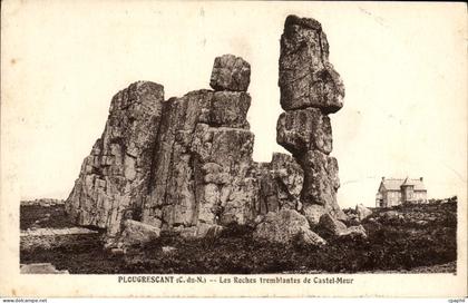 CPA Plougrescant C du N Les Roches tremblantes de Castel Meur