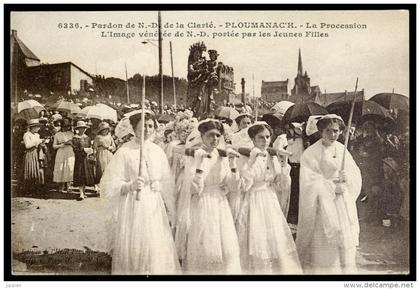Cpa du 22  Ploumanac'h pardon de la Clarté la Procession image vénérée de N.D. portée par les jeunes filles    NOV15 04