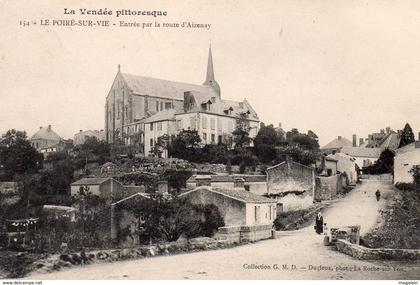Le Poiré sur Vie : entrée par la route d'Aizenay