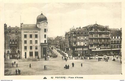 CPA Poitiers Place d'Armes