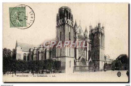 Poitiers CPA La cathedrale