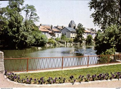 CPSM En Poitou Vivonne (Vienne) Rives de la Vonne
